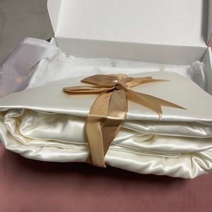 100% authentic silk sheets from LilySilk KING size fitted sheet